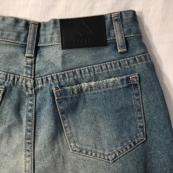 UNIF DOUBLE ZIPPER DISTRESSED SHORTS SIZE 27 - Picture 7 of 7